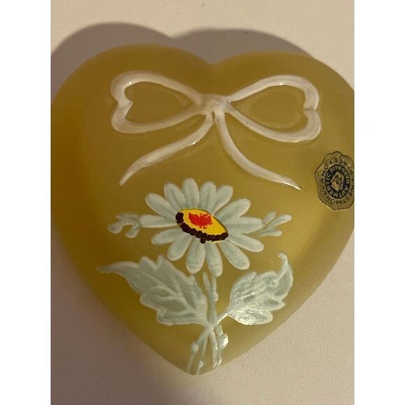 Westmoreland Glass Heart Original sticker hand painted yellow - Picture 6 of 16
